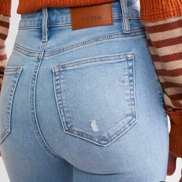 Hidden Happi Cropped Flare Stretch Jean - Size 30 - Picture 4 of 6